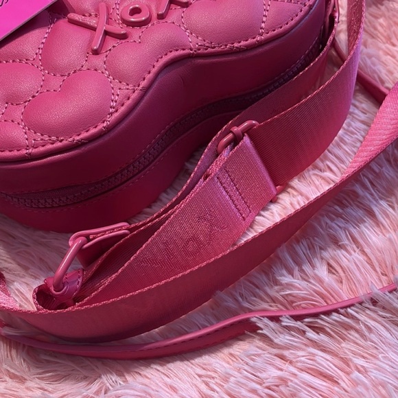 Betsey Johnson Pink Heart Crossbody 🩷 - Picture 7 of 7